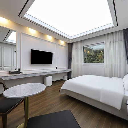 Hotel Demer Mokpo Exteriör bild