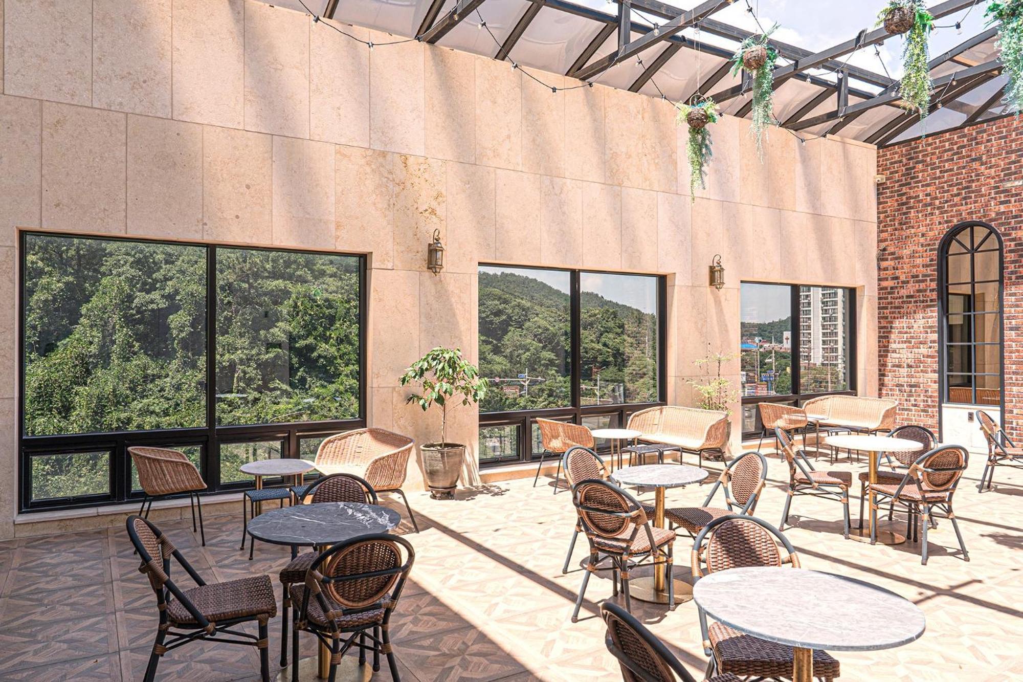 Hotel Demer Mokpo Exteriör bild