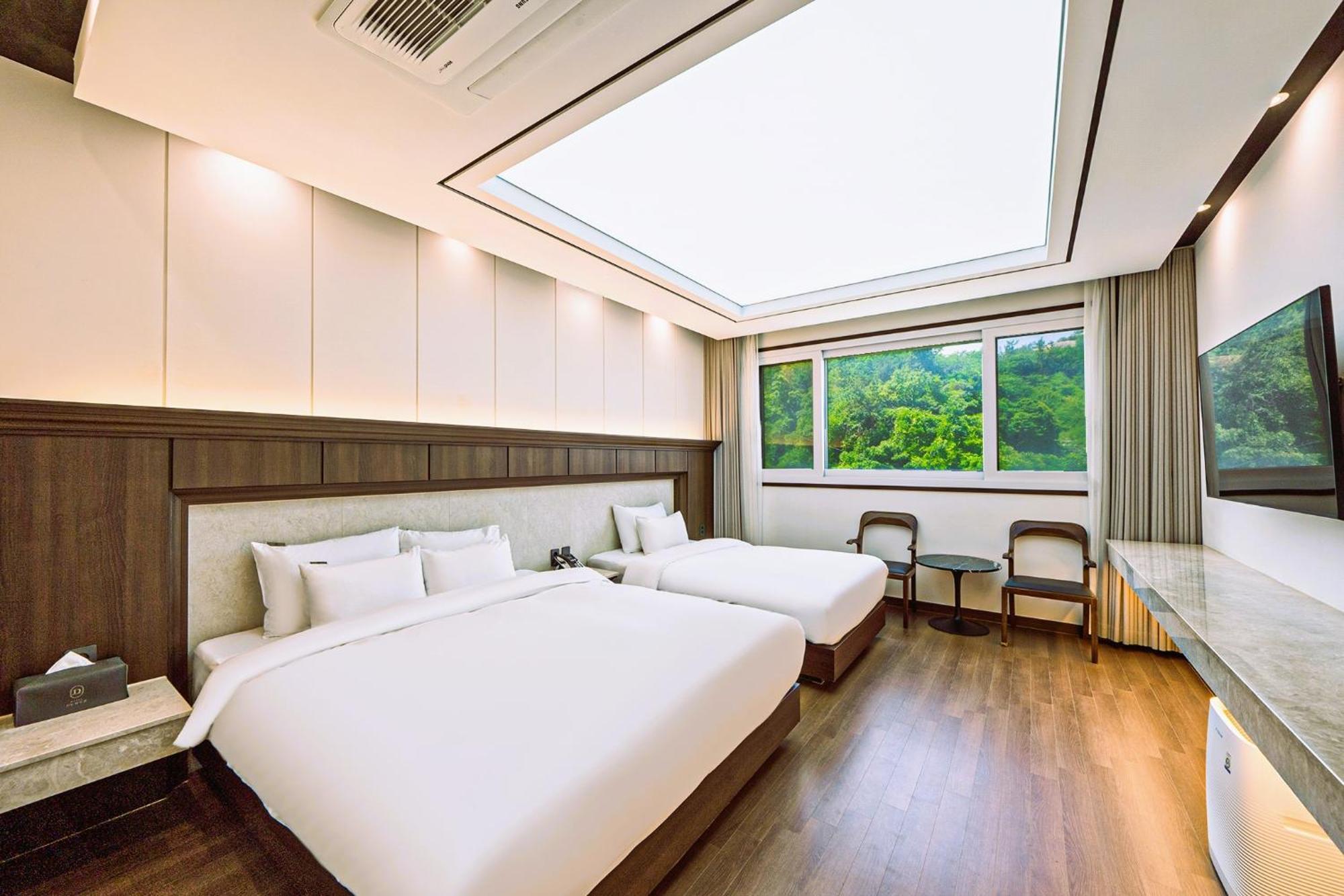 Hotel Demer Mokpo Exteriör bild